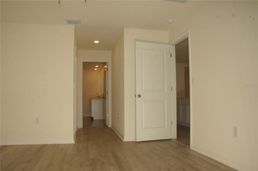 Spacious, unfurnished interior of a new home in Deer Path, Ocala (Image 16). Spacious, unfurnished interior of a new home in Deer Path, Ocala (Image 16).