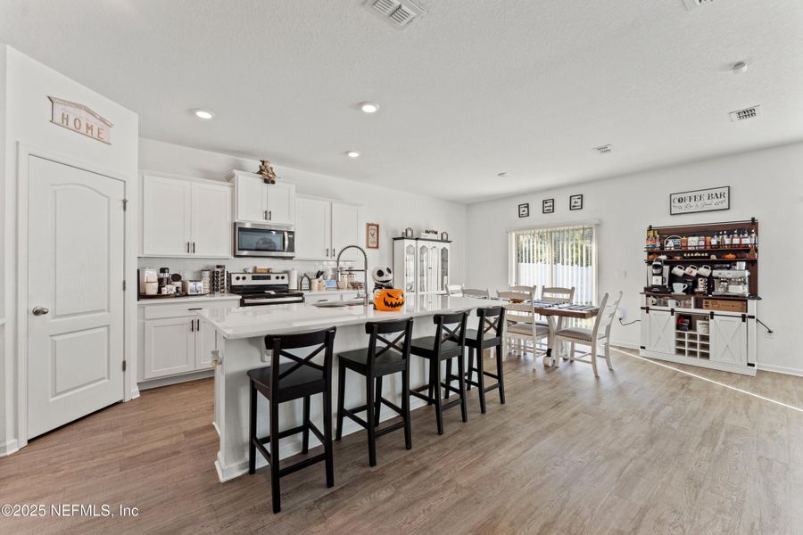 Furnished interior view inside a new home in Cross Creek Express, Green Cove Springs (Image 4).