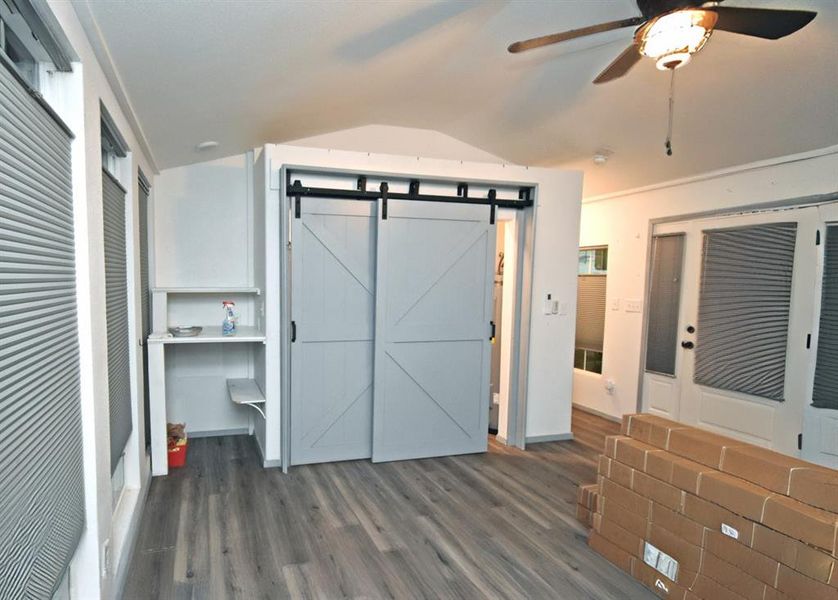 Spacious, unfurnished interior of a new home in , Yantis (Image 10).