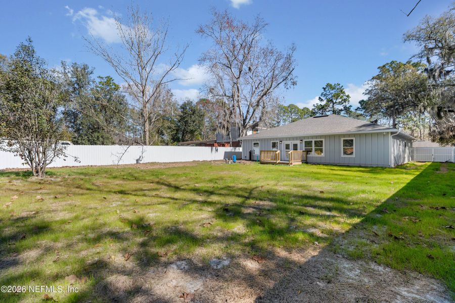 Exterior details and patio area of a home in , Jacksonville (Image 20).