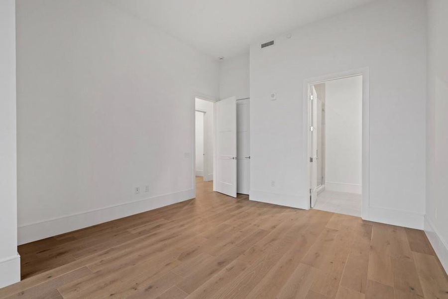 Spacious, unfurnished interior of a new home in The Dillon Buckhead, Atlanta (Image 26).