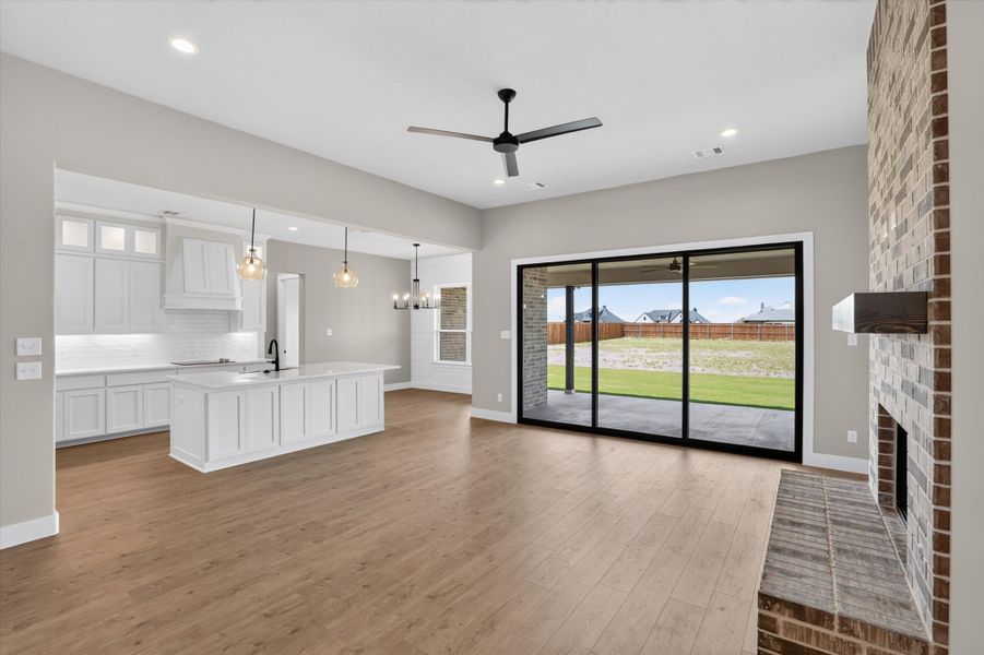Spacious, unfurnished interior of a new home in Coyote Crossing, Godley (Image 18).