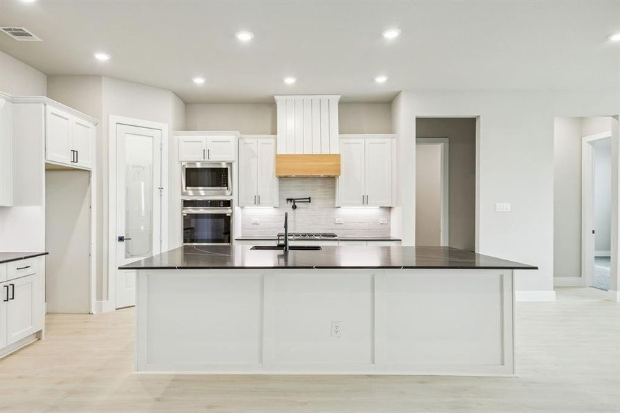 Furnished interior view inside a new home in , Waxahachie (Image 6). Furnished interior view inside a new home in , Waxahachie (Image 6).