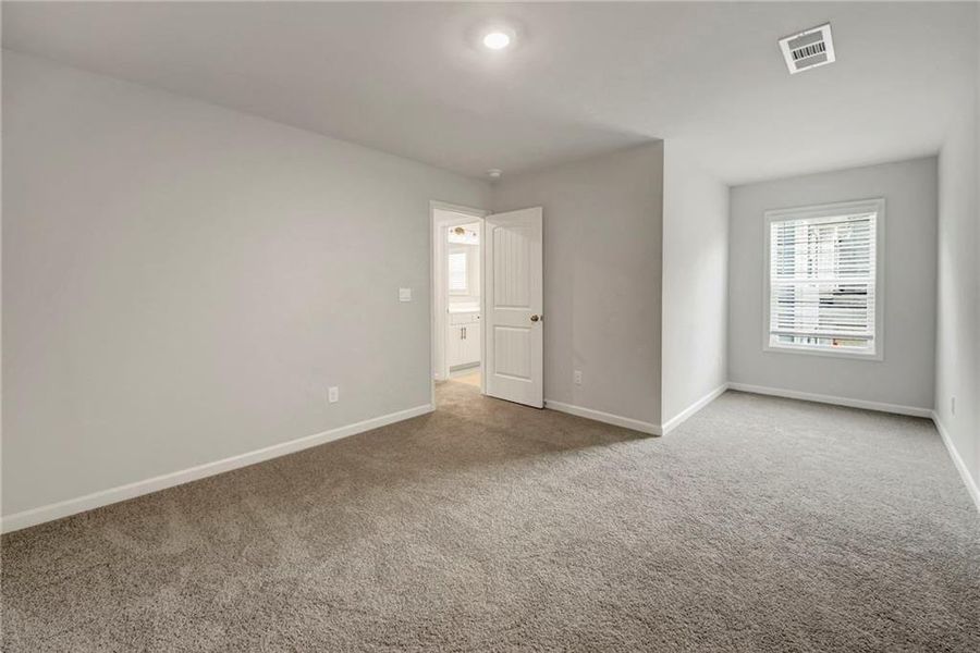 Spacious, unfurnished interior of a new home in Butner Estates, College Park (Image 26).
