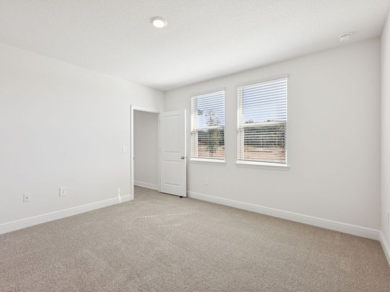 Spacious, unfurnished interior of a new home in Villamar - Classic Series, Winter Haven (Image 10).