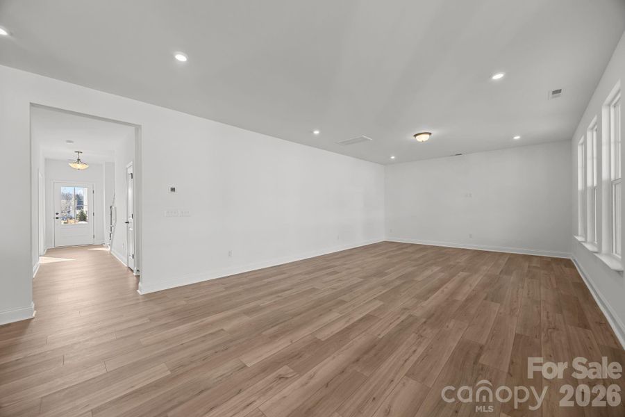 Spacious, unfurnished interior of a new home in Lakeside Glen, York (Image 38). Spacious, unfurnished interior of a new home in Lakeside Glen, York (Image 38).