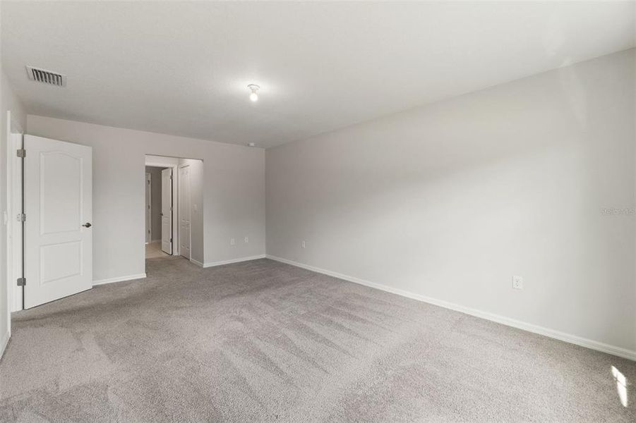 Spacious, unfurnished interior of a new home in , Spring Hill (Image 52).