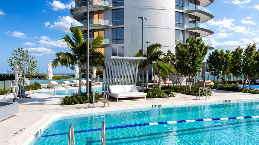 Condo located in Miami, FL showcasing its design and architecture (Image 3).