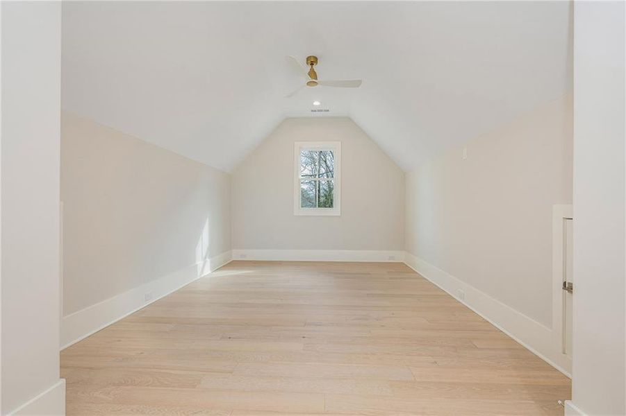 Spacious, unfurnished interior of a new home in , Alpharetta (Image 29).