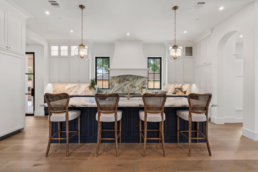 The eat-in kitchen island
