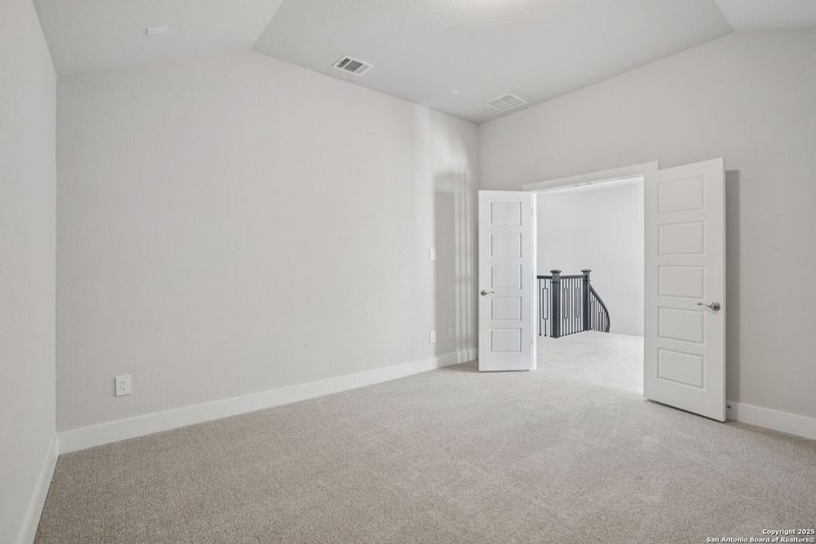 Spacious, unfurnished interior of a new home in Carmel Ranch, Schertz (Image 38).