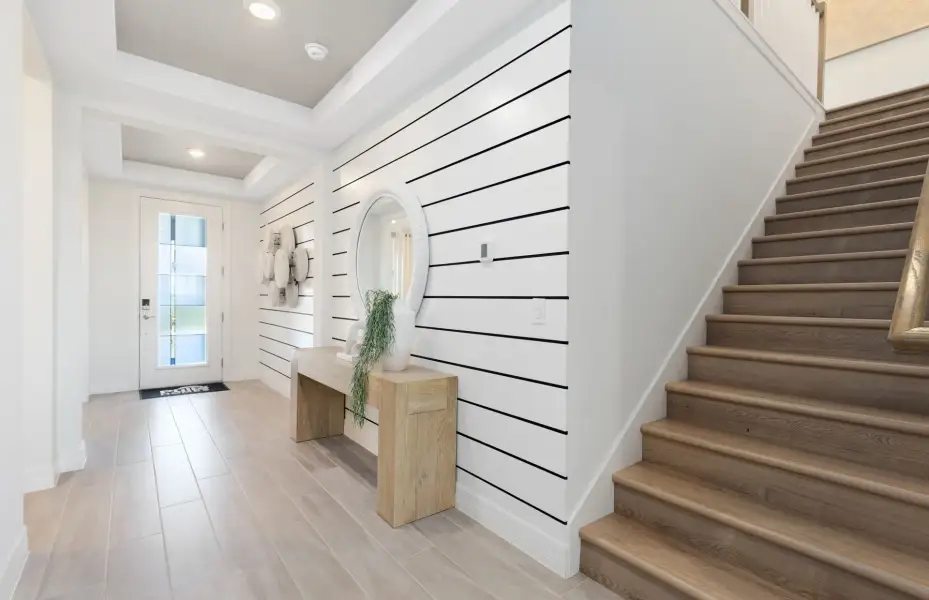 Representative furnished interior of a home built from the Mahogany Grand by Pulte Homes in Highland Pines, Leesburg (Image 20).
