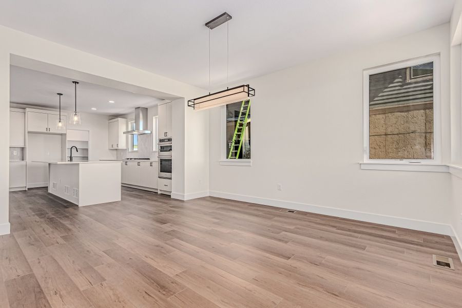 Spacious, unfurnished interior of a new home in West Grange, Longmont (Image 29).
