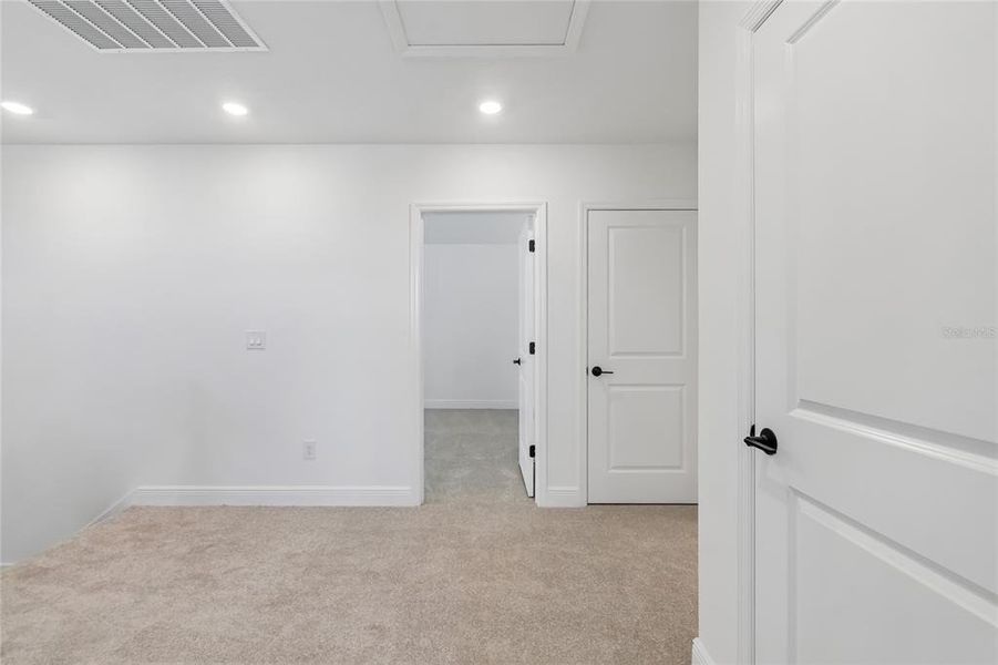 Spacious, unfurnished interior of a new home in SeaFlower, Bradenton (Image 29).