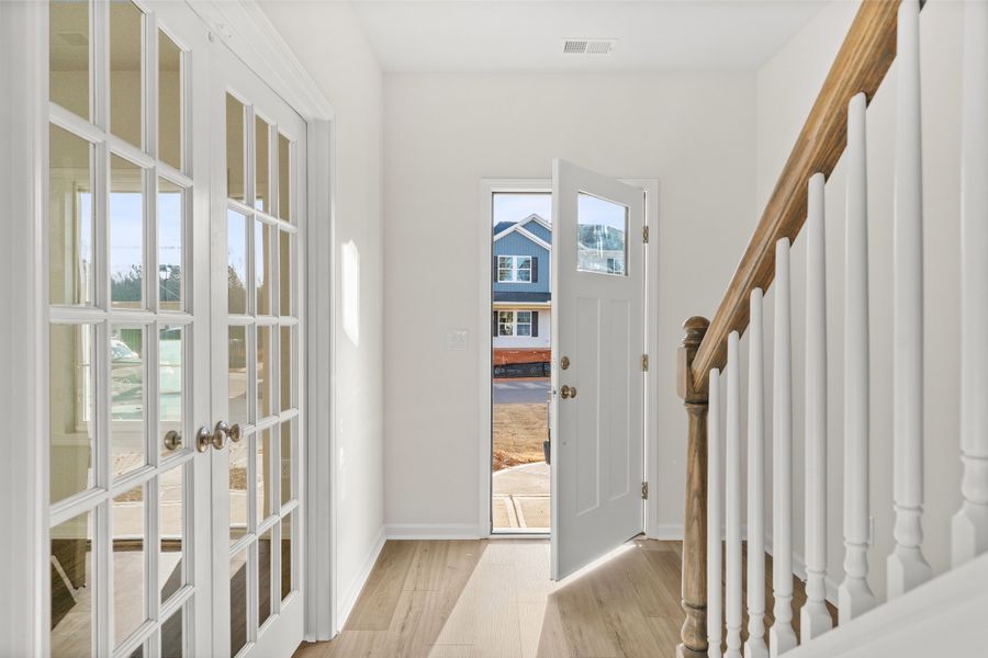 Spacious, unfurnished interior of a new home in Fairview Falls, Chesnee (Image 14).