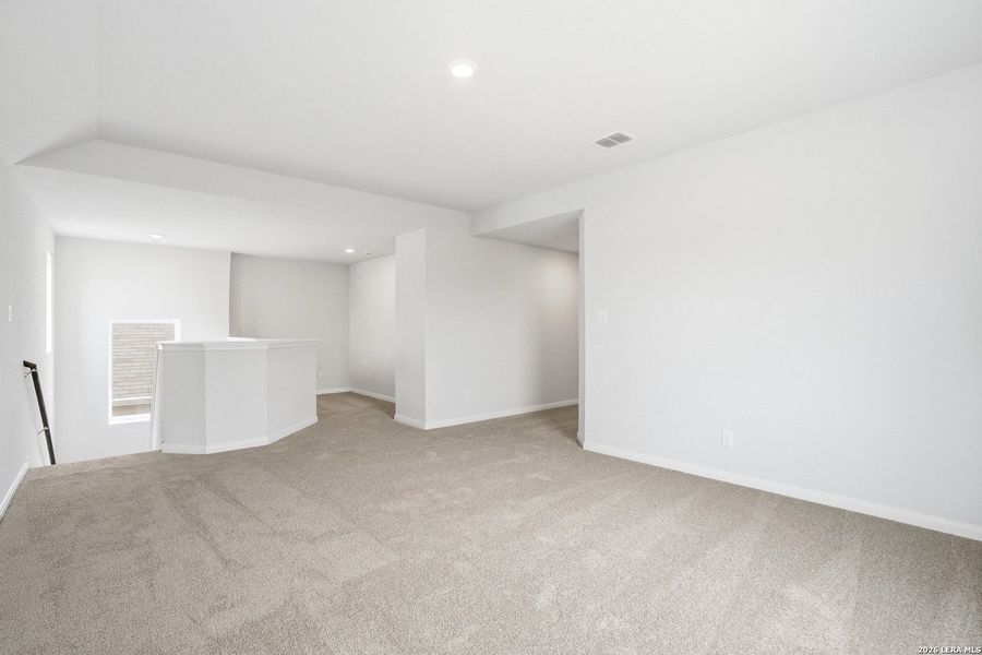 Spacious, unfurnished interior of a new home in Hickory Ridge, Elmendorf (Image 19). Spacious, unfurnished interior of a new home in Hickory Ridge, Elmendorf (Image 19).