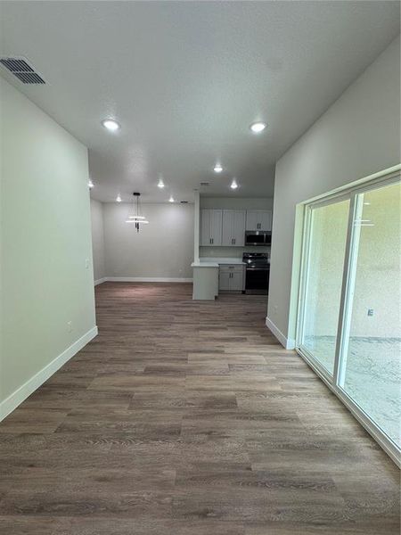 Spacious, unfurnished interior of a new home in , Auburndale (Image 29).