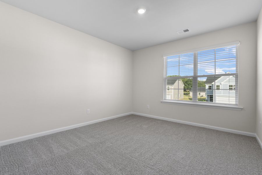 Spacious, unfurnished interior of a new home in Sibley Village, Sumter (Image 27).