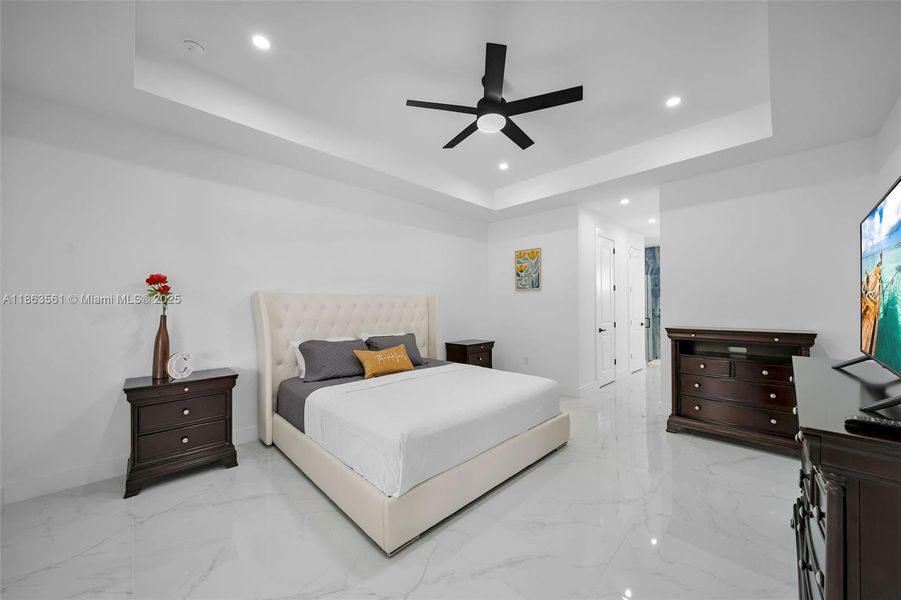 Furnished interior view inside a new home in , Cape Coral (Image 7).