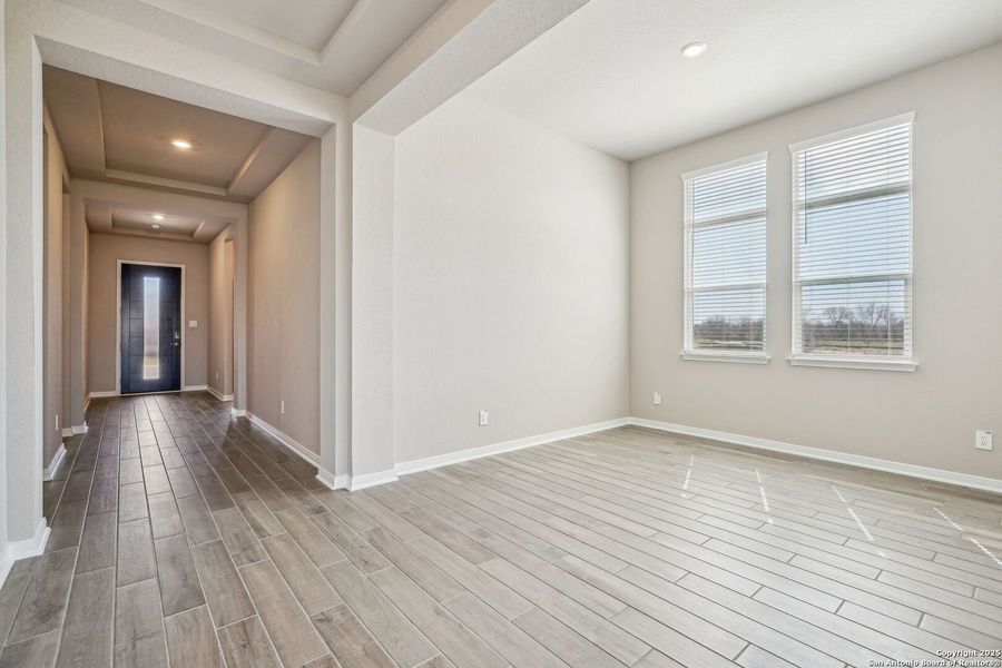 Spacious, unfurnished interior of a new home in Carmel Ranch, Schertz (Image 19).