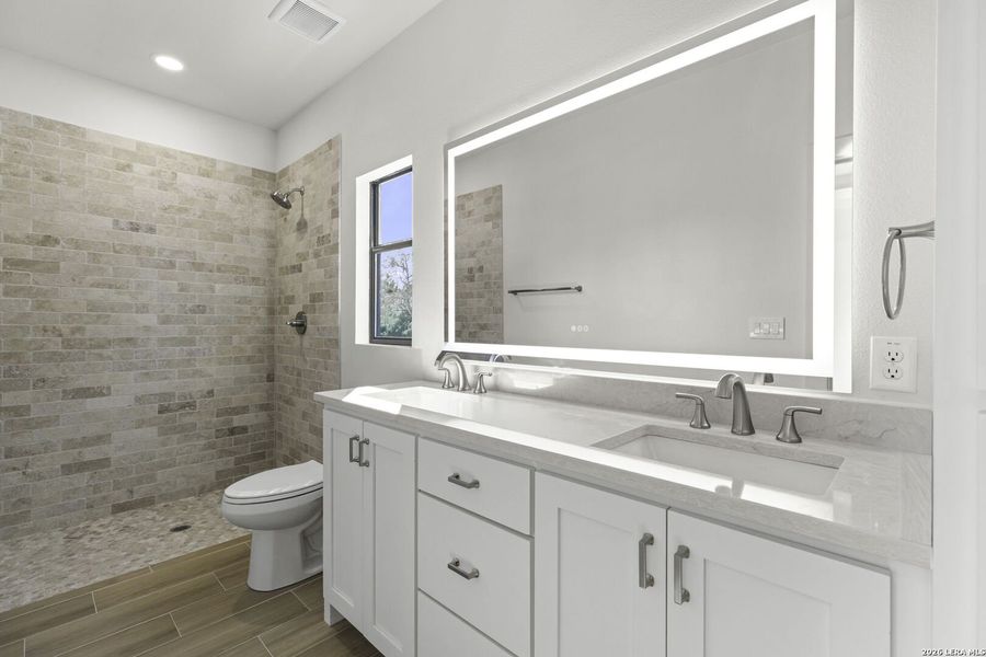 Furnished interior view inside a new home in , Canyon Lake (Image 5).