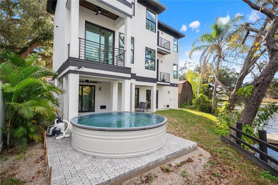 Exterior details and patio area of a home in , Tampa (Image 30).