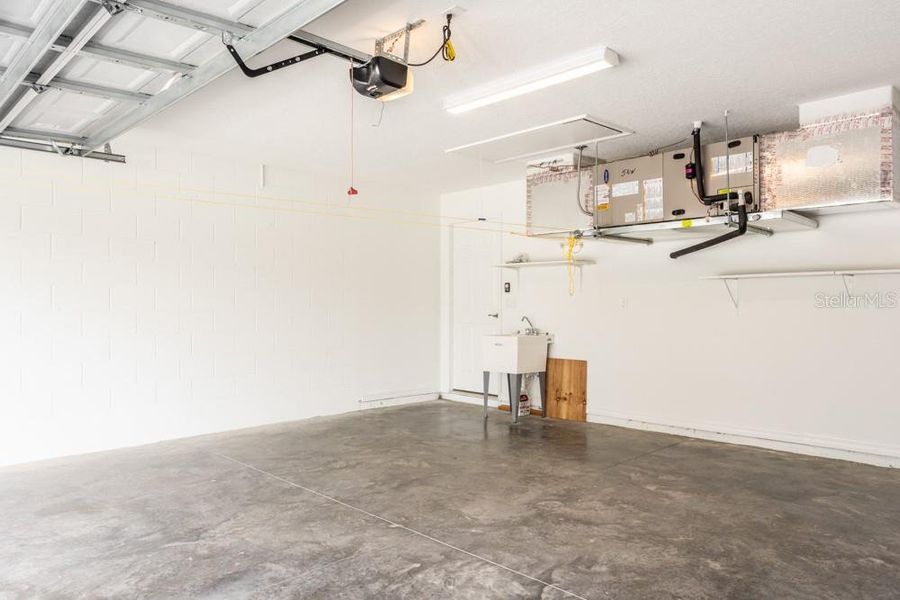 Spacious, unfurnished interior of a new home in , Palm Coast (Image 32).