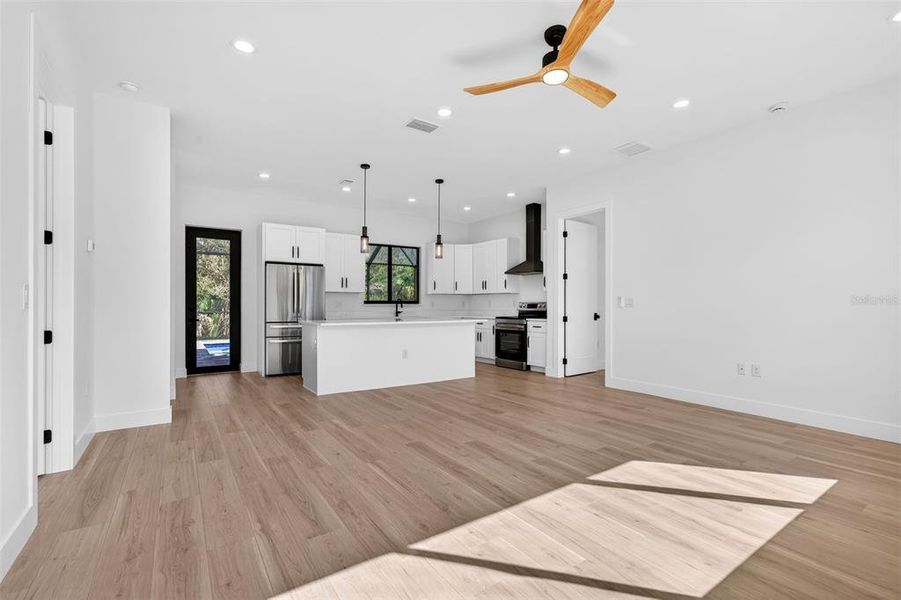 Spacious, unfurnished interior of a new home in , Port Charlotte (Image 21).