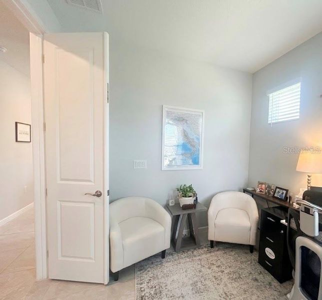 Furnished interior view inside a new home in Del Webb Stone Creek, Ocala (Image 10).