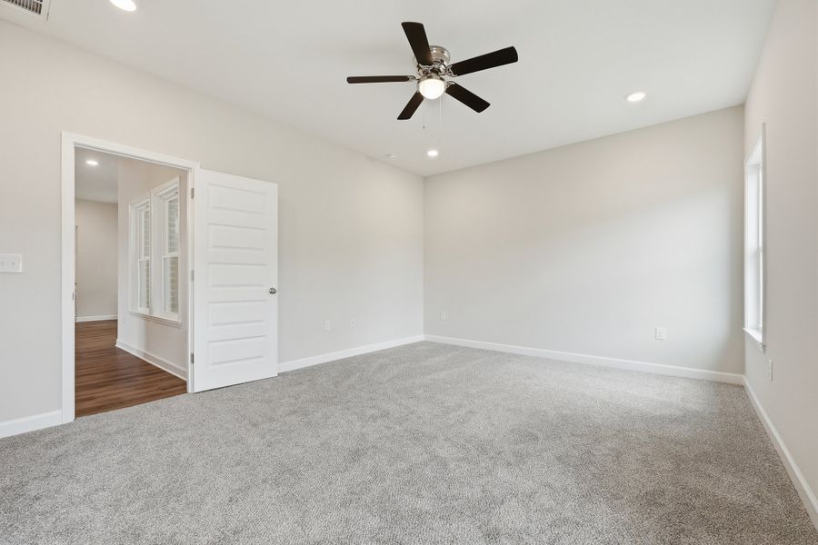 Spacious, unfurnished interior of a new home in Southern Charm, Crestview (Image 44).