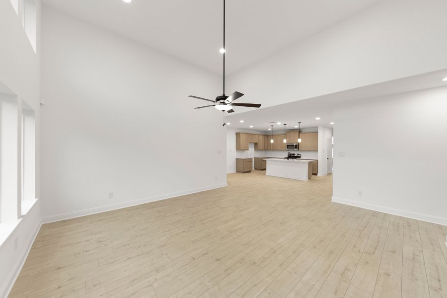 Representative unfurnished interior of a home built from the Honor by Rockwell Homes in Creekside, Royse City (Image 64).