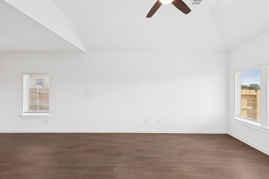Spacious, unfurnished interior of a new home in Summerview, Fulshear (Image 20).