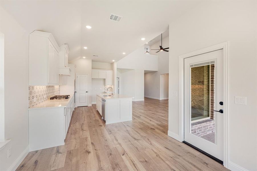 Spacious, unfurnished interior of a new home in Waterscape Classic 60s, Royse City (Image 35). Spacious, unfurnished interior of a new home in Waterscape Classic 60s, Royse City (Image 35).