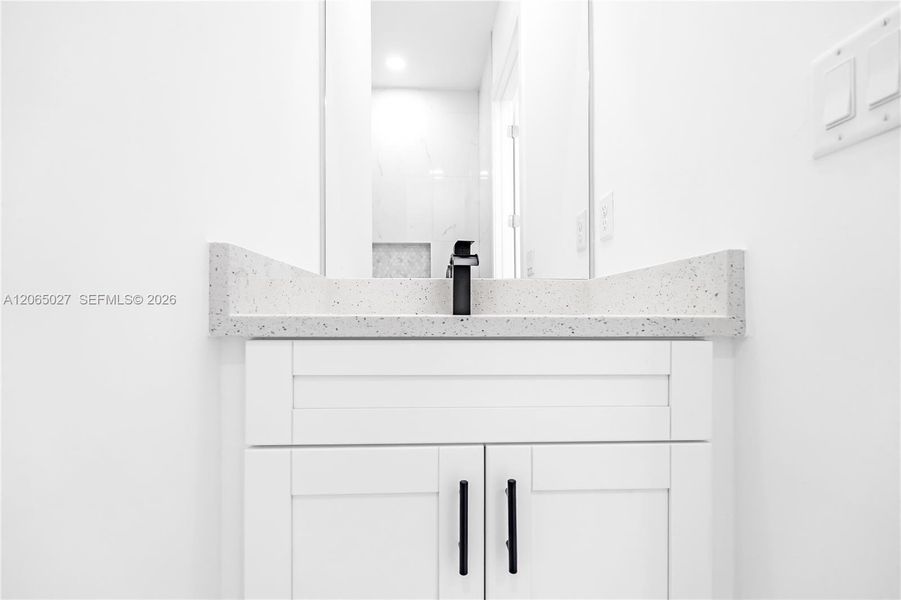 Close-up of interior finishes inside a home in , Lehigh Acres (Image 20). Close-up of interior finishes inside a home in , Lehigh Acres (Image 20).