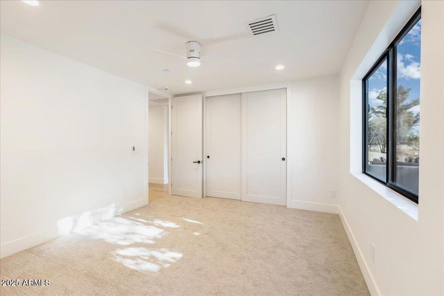 027-IMG_6747 027-IMG_6747