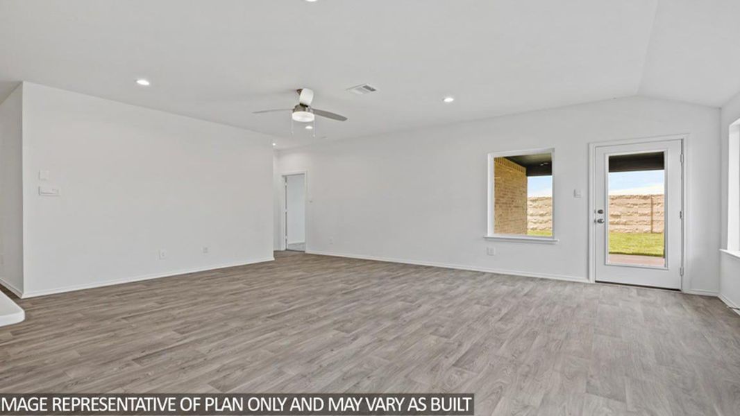 Spacious, unfurnished interior of a new home in Sunterra Lakes, Brookshire (Image 15).