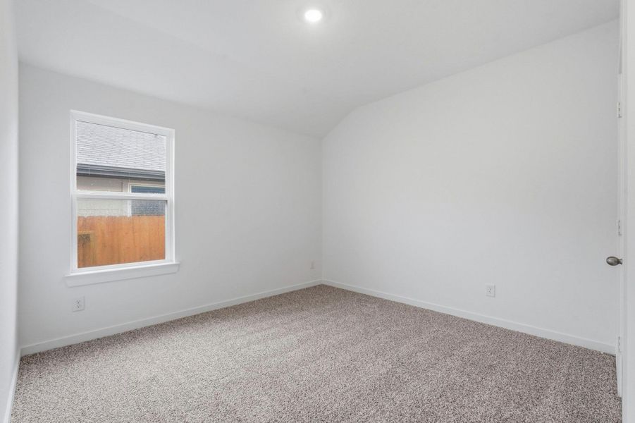 Spacious, unfurnished interior of a new home in Silverthorne, Conroe (Image 13).