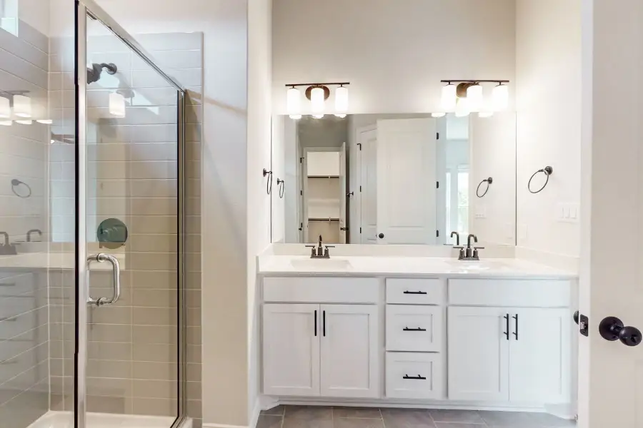 Owner's Bathroom Owner's Bathroom