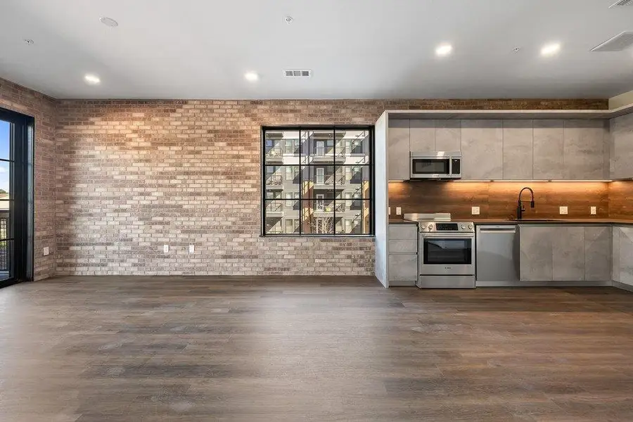 Image 12 of a home in .