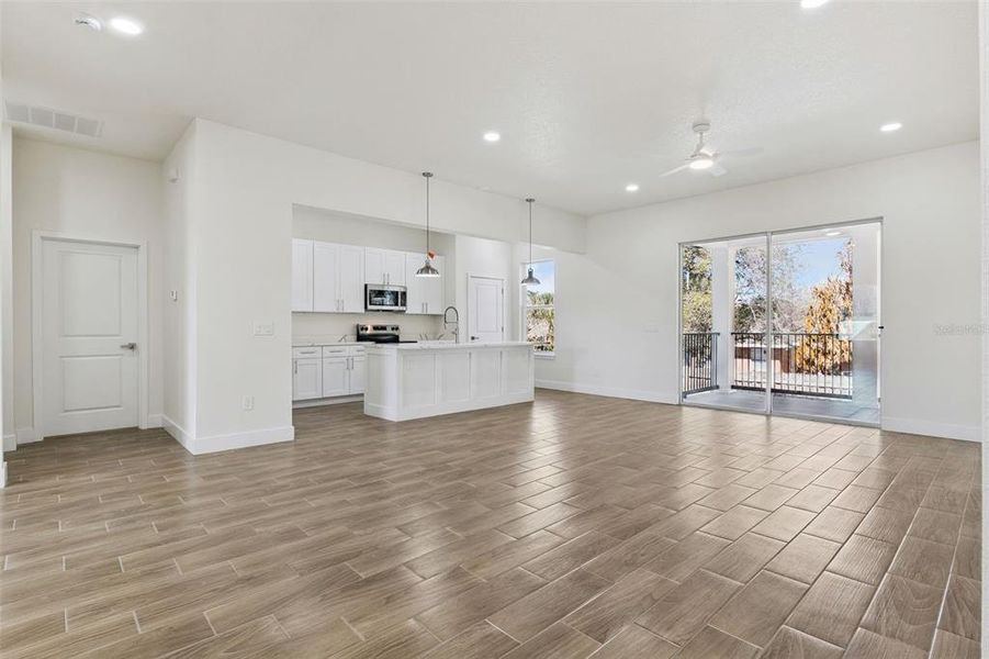 Spacious, unfurnished interior of a new home in , Deltona (Image 17).