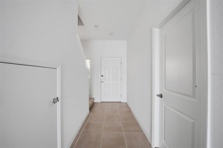 Spacious, unfurnished interior of a new home in , Wesley Chapel (Image 24).