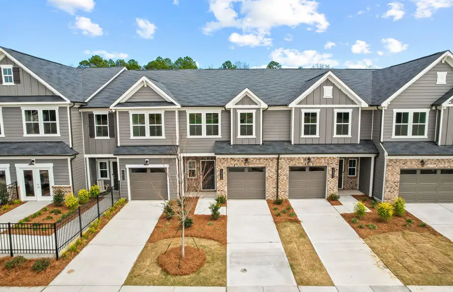 Front exterior of a new home in Mallard Park, Charlotte, NC, highlighting curb appeal (Image 23).