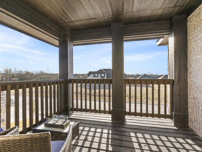 Exterior details and patio area of a home in Star Ranch, Godley (Image 30).