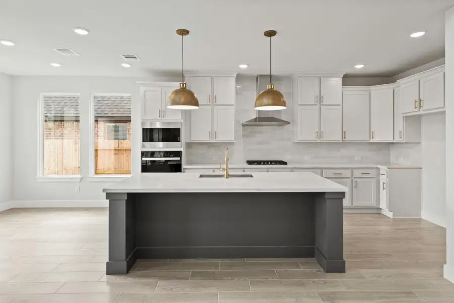 Furnished interior view inside a new home in Grand Central Park – 50', Conroe (Image 7).