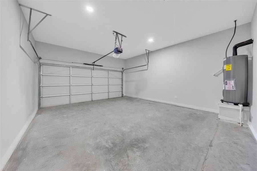 Spacious, unfurnished interior of a new home in , Grand Prairie (Image 21). Spacious, unfurnished interior of a new home in , Grand Prairie (Image 21).