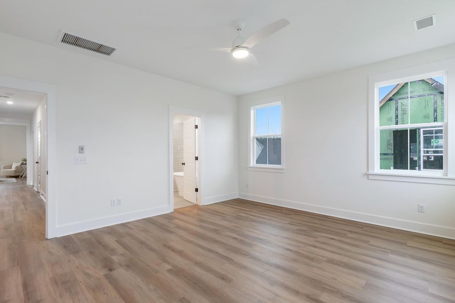 Spacious, unfurnished interior of a new home in , Summerville (Image 36).