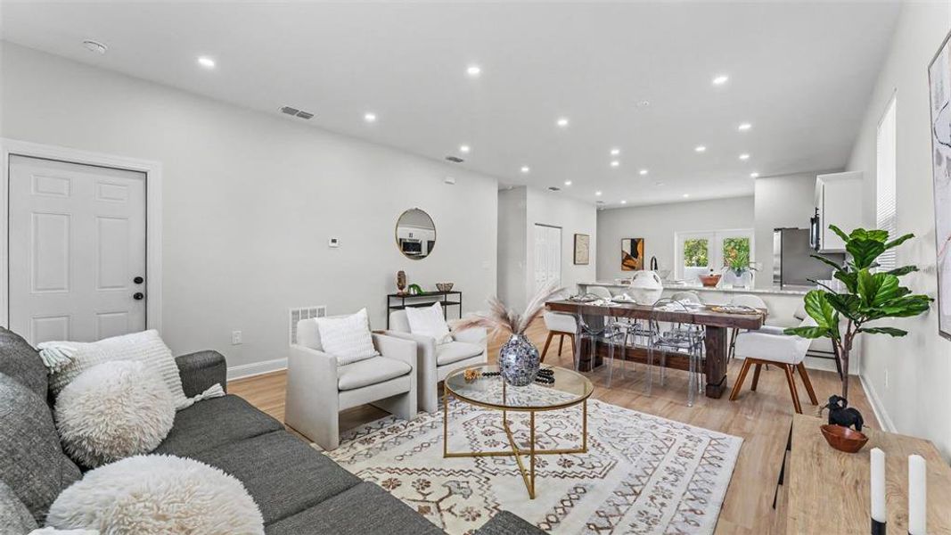 Furnished interior view inside a new home in , Lakeland (Image 12).