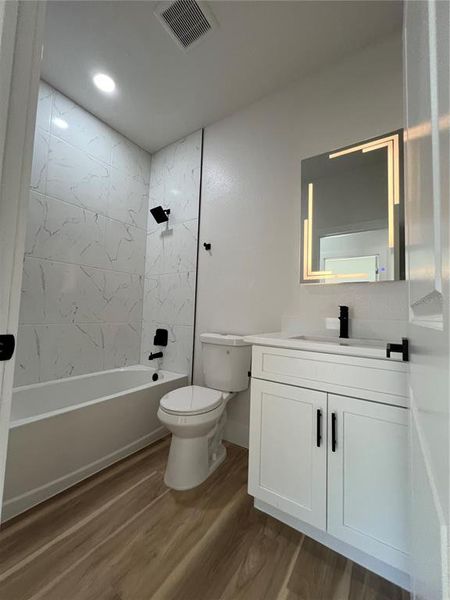 Furnished interior view inside a new home in , Ocala (Image 5).