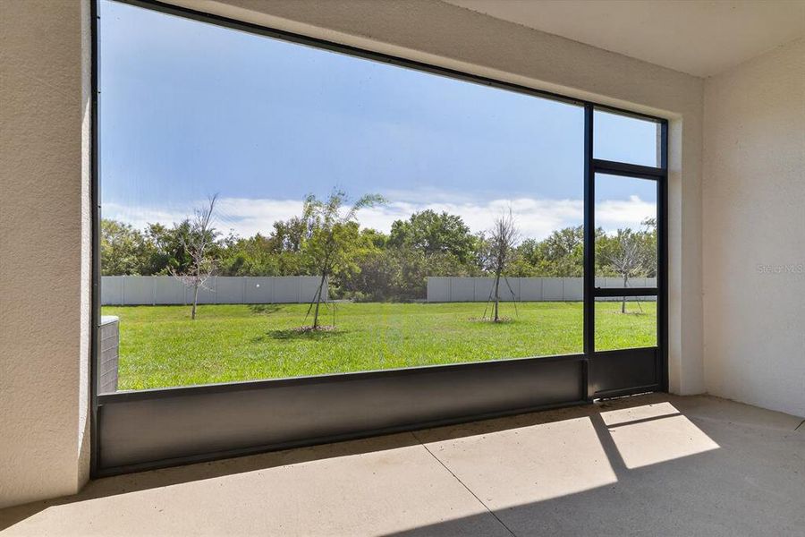 Exterior details and patio area of a home in , Apollo Beach (Image 21).