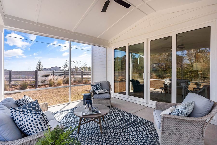 Representative exterior details of a home built from the The Hampton by RobuckHomes in Windwater, Hampstead (Image 4).